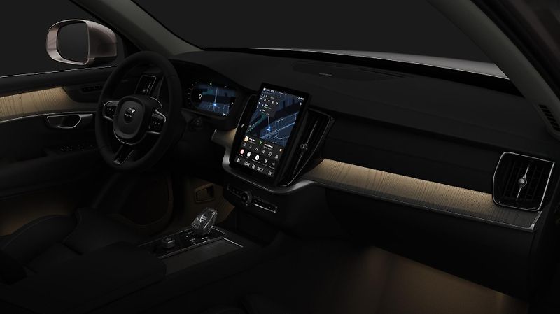 Volvo XC90 (2026) B5 AWD PLUS BRIGHT - fotka 12 z 13