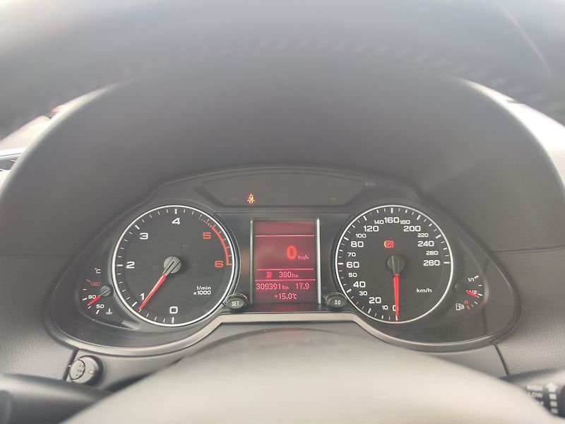 Audi Q5 2.0 TDi/125kW quattro - fotka 15 z 27