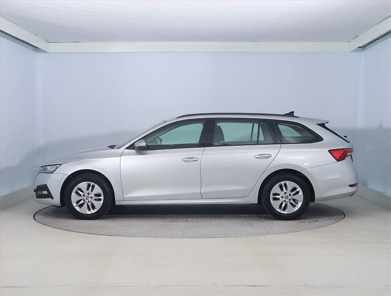 Škoda Octavia (2022) Ambition 2.0 TDI, ČR,1.maj - fotka 3 z 20