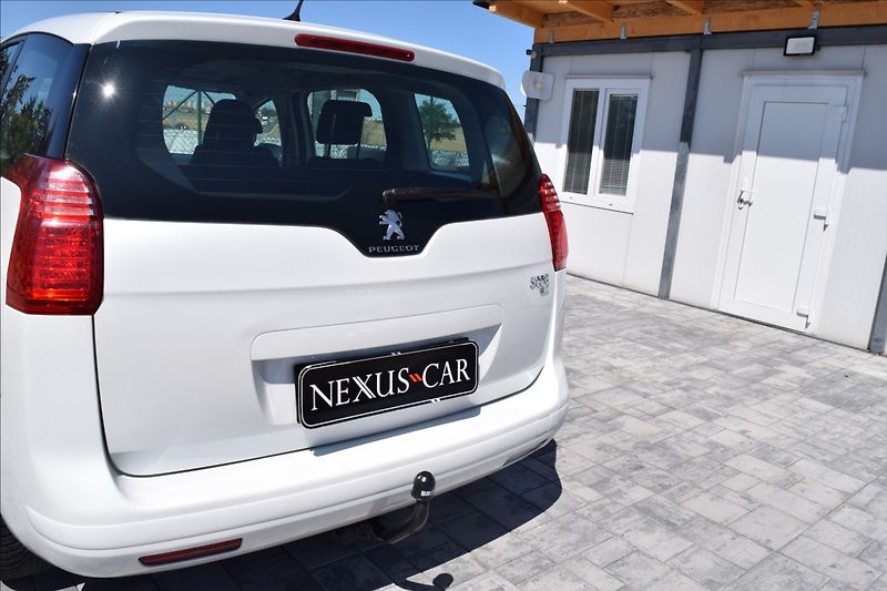 Peugeot 5008 1,6 HDI 84KW AUTOMAT PO SERVIS - fotka 12 z 49