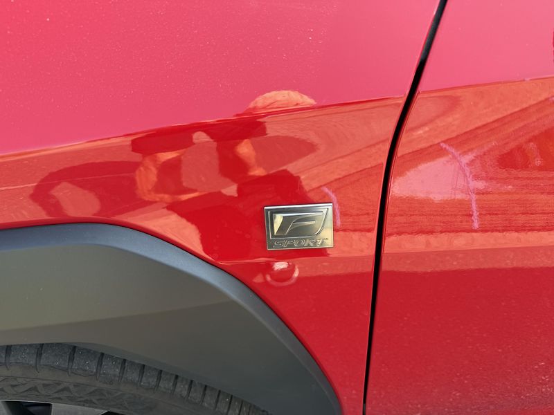 Lexus UX 300h F SPORT automat. navigace - fotka 11 z 25