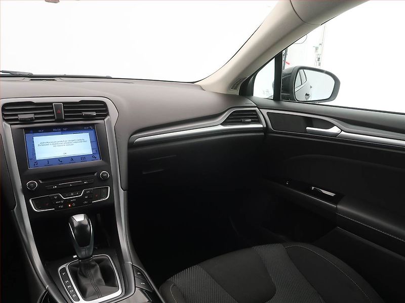 Ford Mondeo (2016) Titanium 2.0 TDCI, 4X4 - fotka 8 z 18
