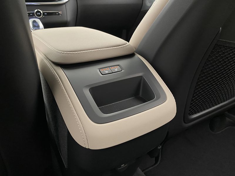 Volvo XC90 (2026) B5 AWD AUT BRIGHT PLUS 7míst - fotka 65 z 66