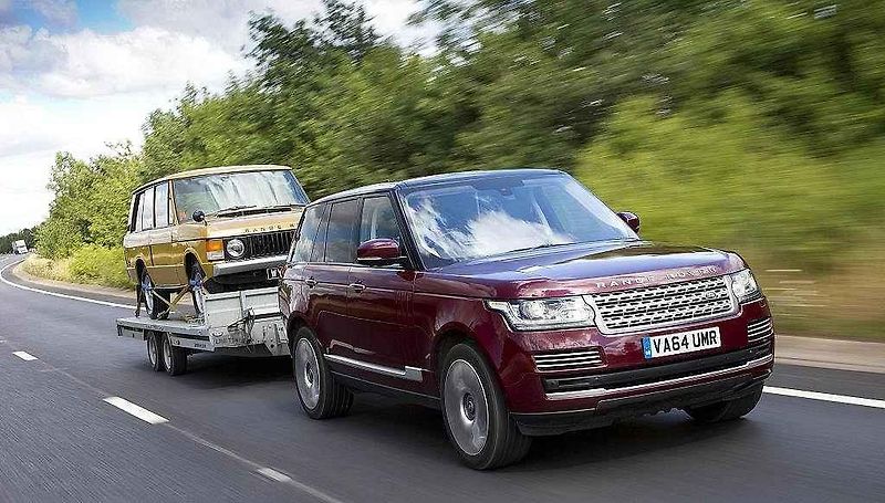 Land Rover vyvíjí kamerový systém, který umožní vidět skrz tažený přívěs nebo karavan.