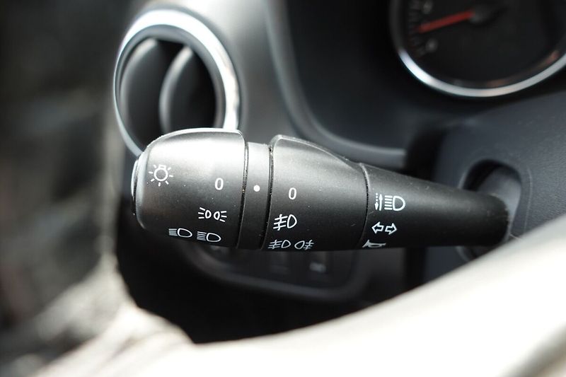 Dacia Logan 0.9 TCe 66 kW S&S MCV Arctica - fotka 23 z 27