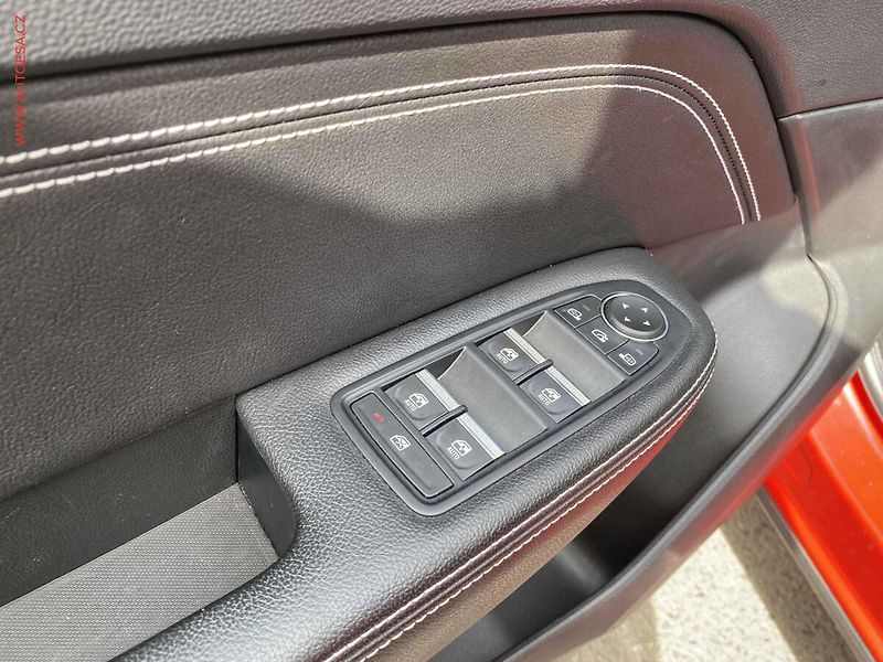 Renault Arkana (2023) 1.3 TCe, 1.maj,ČR, AT, LED - fotka 13 z 17
