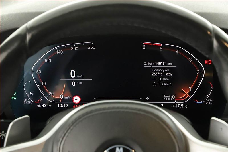 BMW Řada 5 (2020) M Sport 530d xDrive - fotka 9 z 17