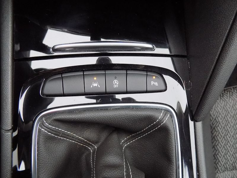 Opel Insignia (2020) 1.6 CDTI/Bussines Edition/DPH/ - fotka 34 z 39