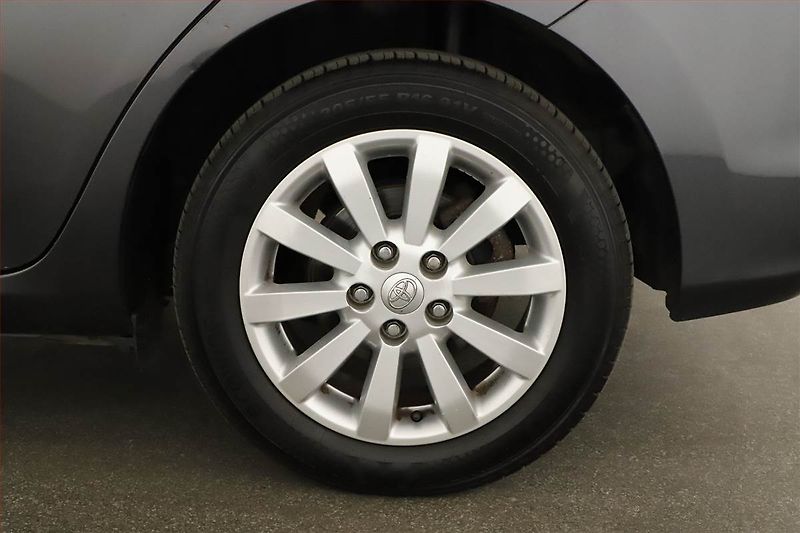 Toyota Auris (2011) 1.6 Valvematic, ČR,1.maj - fotka 11 z 15