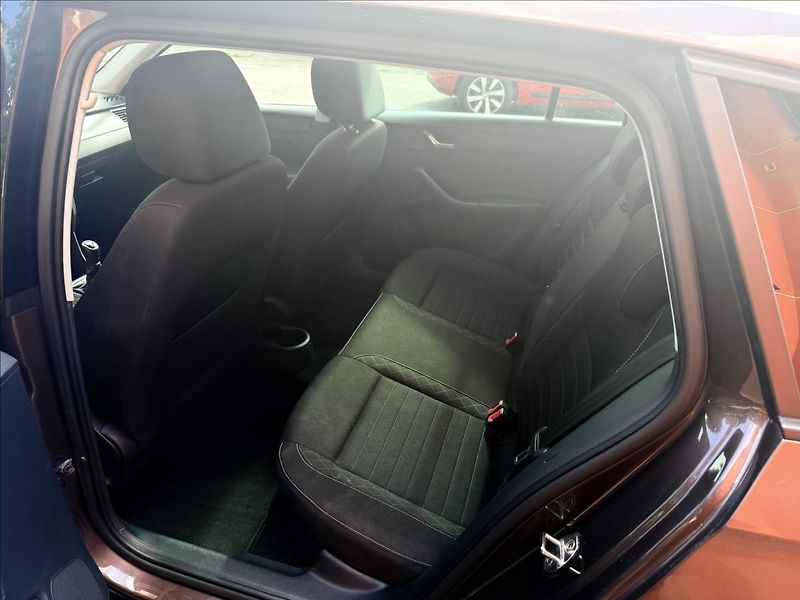 Škoda Rapid 1,2 TSi STYLE PLUS ČR - fotka 23 z 30