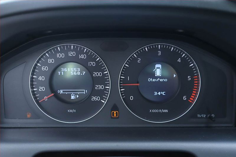 Volvo XC60 (2009) D3, 4X4, Navi, Tempomat - fotka 11 z 19