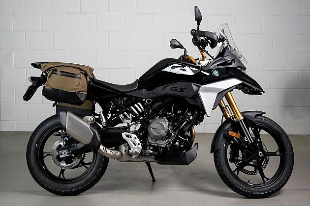 Jednoduché černé provedení je vyhrazeo variantám Basic a Exclusive., zdroj: Foto: BMW Motorrad