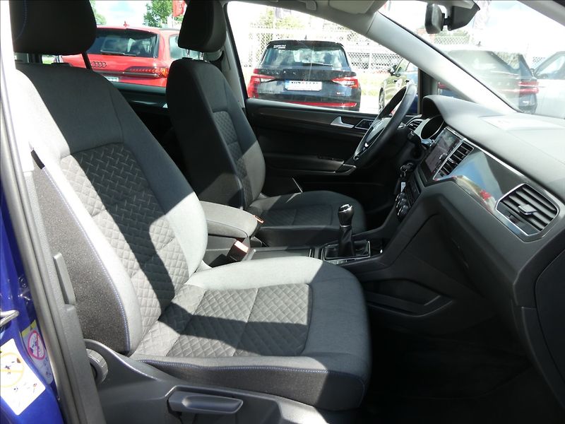 Volkswagen Golf Sportsvan 1,5 TSi 96kW Join,LED,navigace - fotka 20 z 44