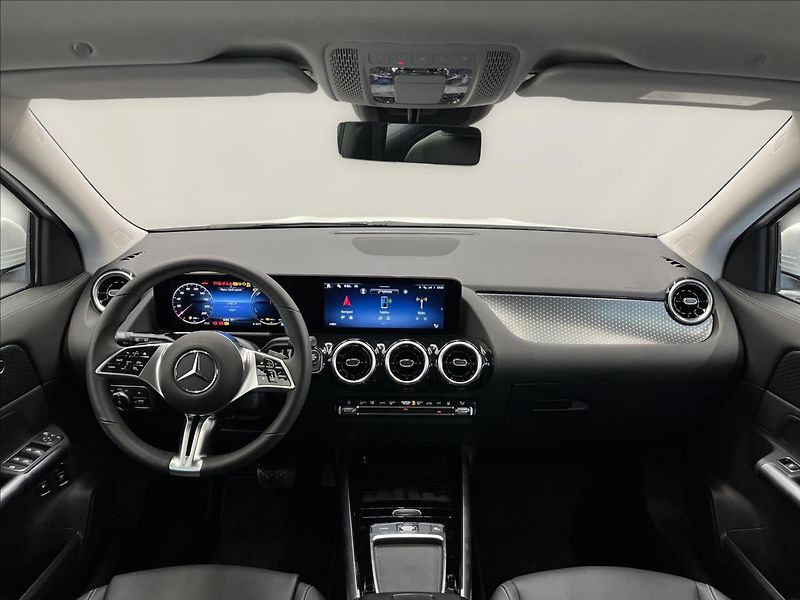 Mercedes-Benz GLA 250e s hybridní technologií EQ - fotka 13 z 21