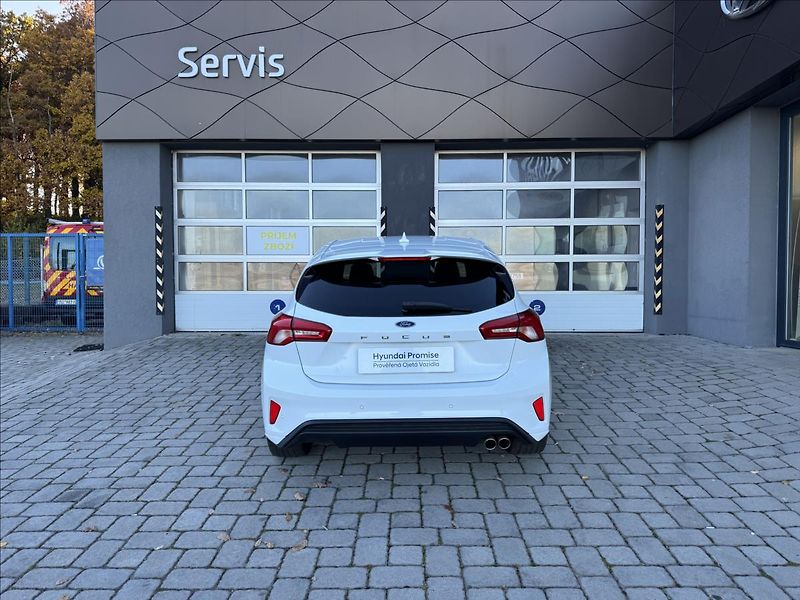Ford Focus 1,0 ST-Line - fotka 16 z 16