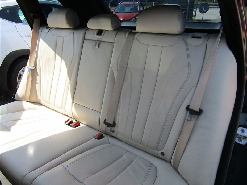 BMW X5 xDrive 30d M-Paket  ČR - fotka 46 z 70