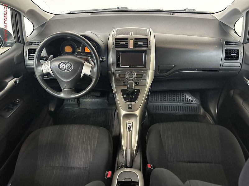 Toyota Auris (2008) 1.6 VVTi, AT, el. výbava - fotka 8 z 17