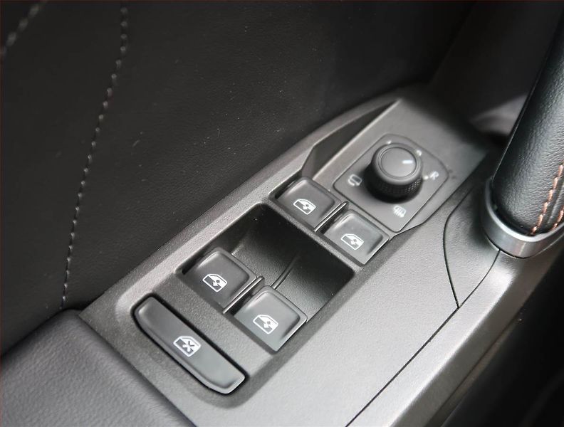 Cupra Formentor (2023) 1.5 TSI - fotka 15 z 20