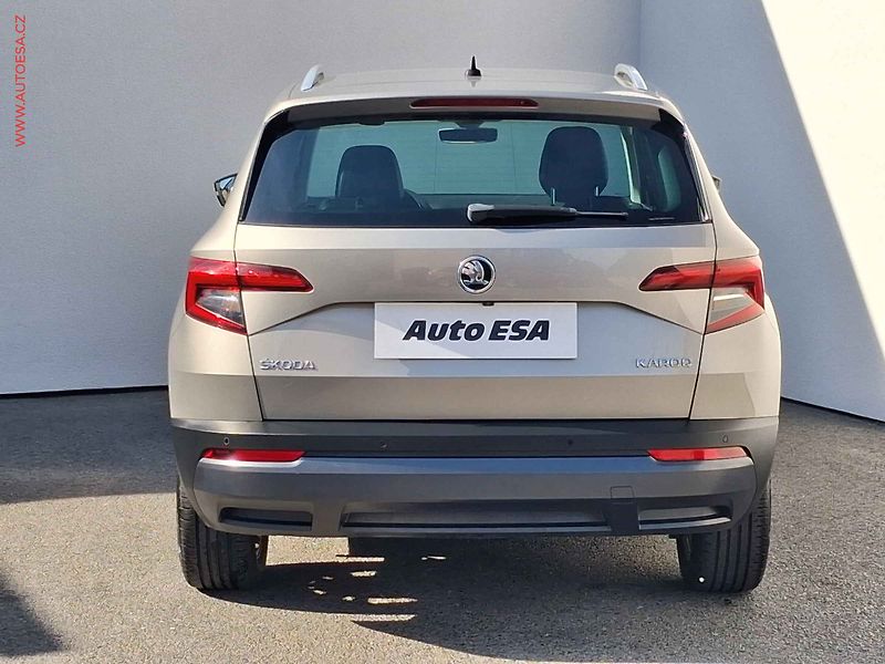 Škoda Karoq (2018) 1.5 TSi, 2.maj,ČR, Style - fotka 5 z 21