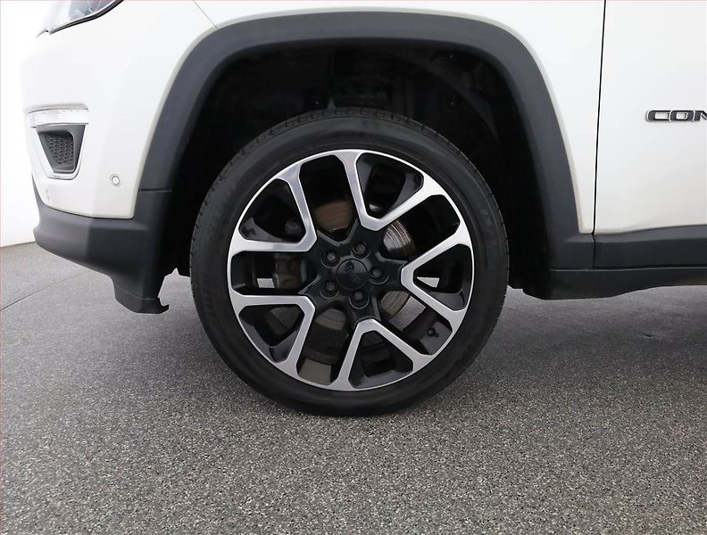 Jeep Compass (2019) 1.4 MultiAir, 4X4, Automat - fotka 21 z 21