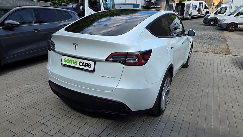Tesla Model Y (2023) Long Range AWD DE SoH 90.2% - fotka 5 z 39