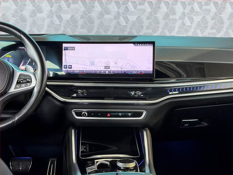 BMW X6 (2024) xDrive30d - fotka 8 z 20