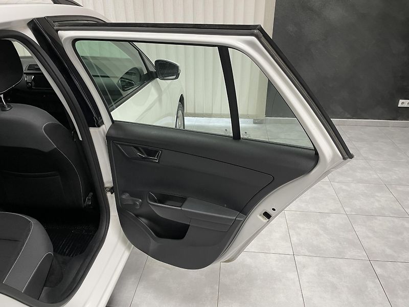 Škoda Fabia 1.0 TSi ČR REZERVACE  - fotka 13 z 22