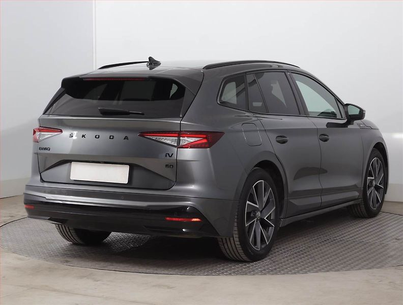 Škoda Enyaq (2023) Sportline iV 60 (62 kWh) - fotka 5 z 22