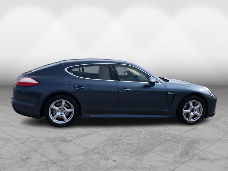 Porsche Panamera 4S - fotka 8 z 30