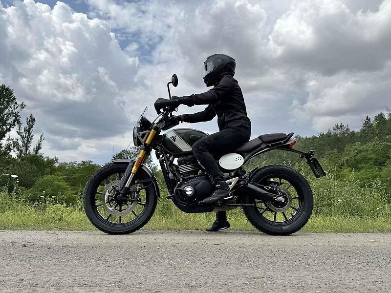 Čtyřstovky Scrambler X a Speed otevírají dveře ke značce Triumph mladým či začínajícím jezdcům.