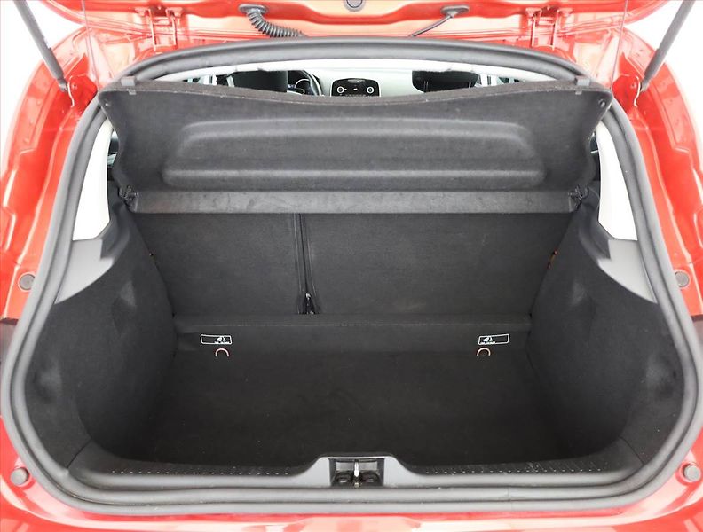 Renault Clio (2017) 1.2 16V, Tempomat - fotka 15 z 16