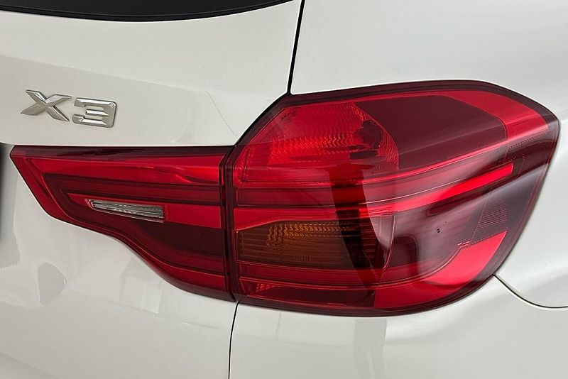 BMW X3 xDrive30i - fotka 5 z 23