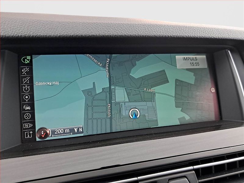 BMW Řada 5 (2015) 520d, Automat, Tempomat - fotka 13 z 24