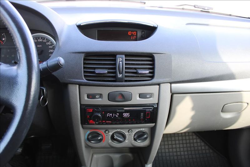 Renault Thalia 1,2 i  1.majitel, ČR, Klima - fotka 17 z 22