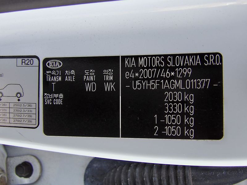 Kia Ceed 1.6GDI PHEV Comfort Tažné - fotka 35 z 36