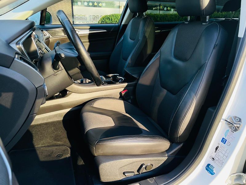 Ford Mondeo 2.0TDCi MAN VÝHŘEV SENZORY LED - fotka 27 z 46