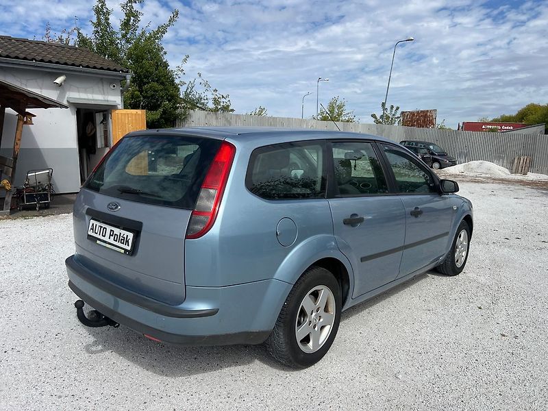 Ford Focus 1.6 i - fotka 12 z 14
