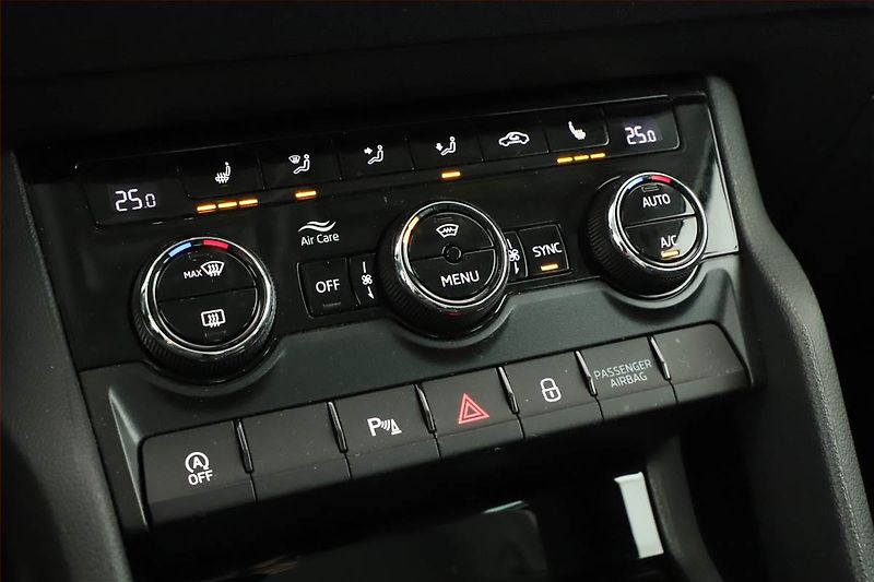 Škoda Karoq (2025) 1.5 TSI, Drive - fotka 15 z 19