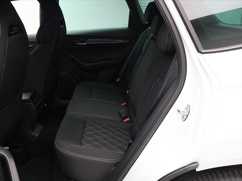 Škoda Karoq 2,0 TDI Sportline 4x4 DSG 1.ma - fotka 15 z 34