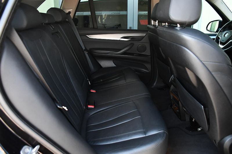 BMW X5 xDrive30d NAVI KŮŽE KAMERA - fotka 21 z 39