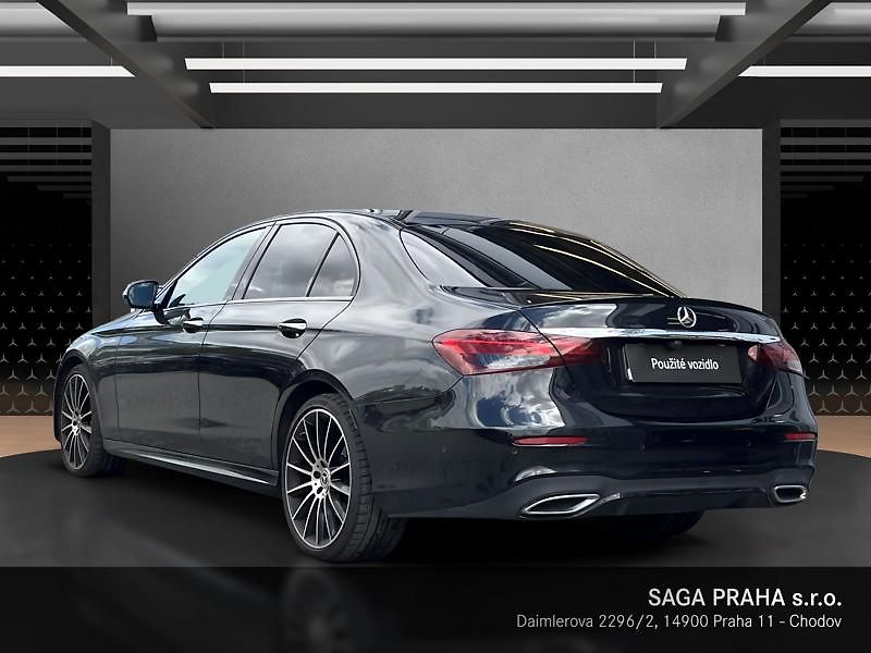 Mercedes-Benz Třídy E 300 d 4MATIC AMG Line - fotka 7 z 18