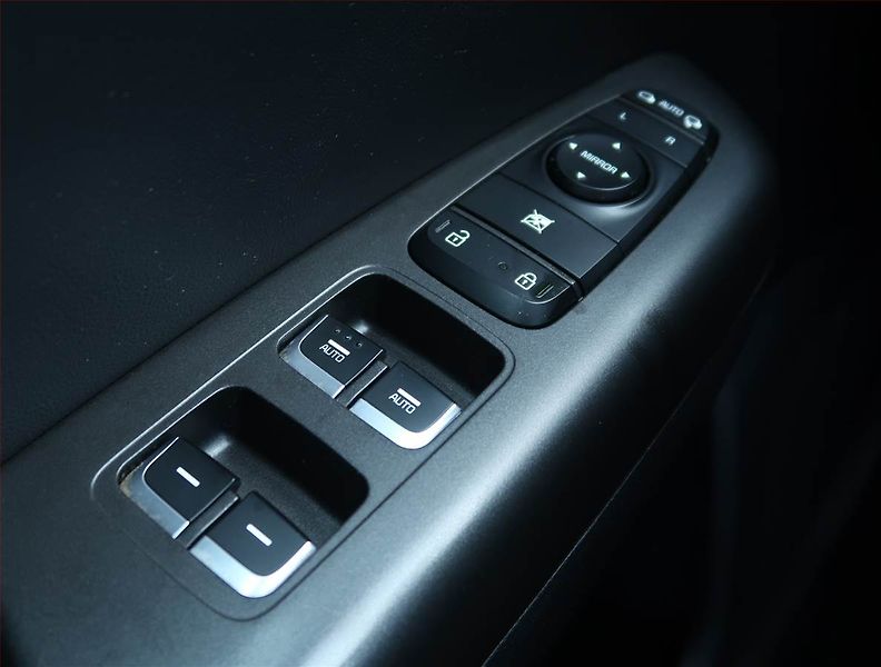 Kia Sportage (2018) 1.6 T-GDI, 4X4, Automat, ČR - fotka 16 z 22