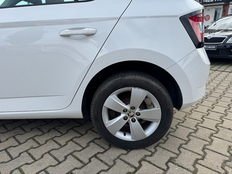 Škoda Fabia (2015) 1,2 TSI 66 KW 2 MAJ. STK - fotka 15 z 44