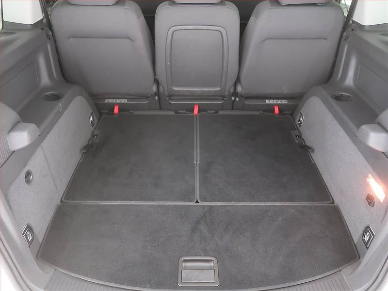 Volkswagen Touran (2012) Comfortline 1.4 TSI, 7 míst - fotka 13 z 22
