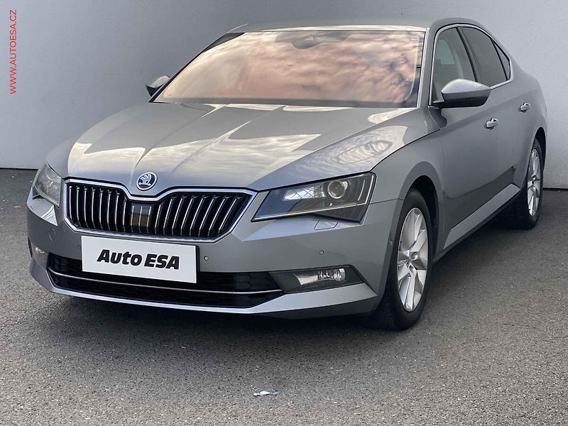 Škoda Superb (2015) 2.0TDi, Navi, bixen, kůže - fotka 3 z 18