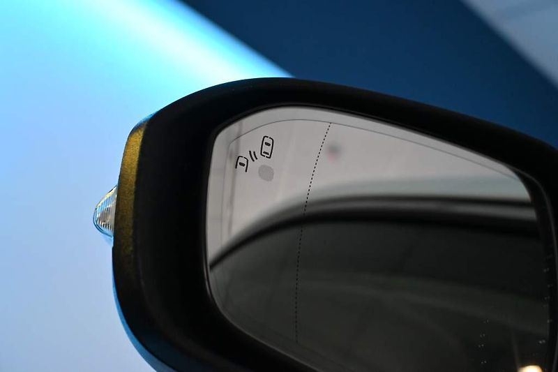 Ford Mondeo (2022) 2.0 140 KW LED SONY ACC 8AT EC - fotka 28 z 41
