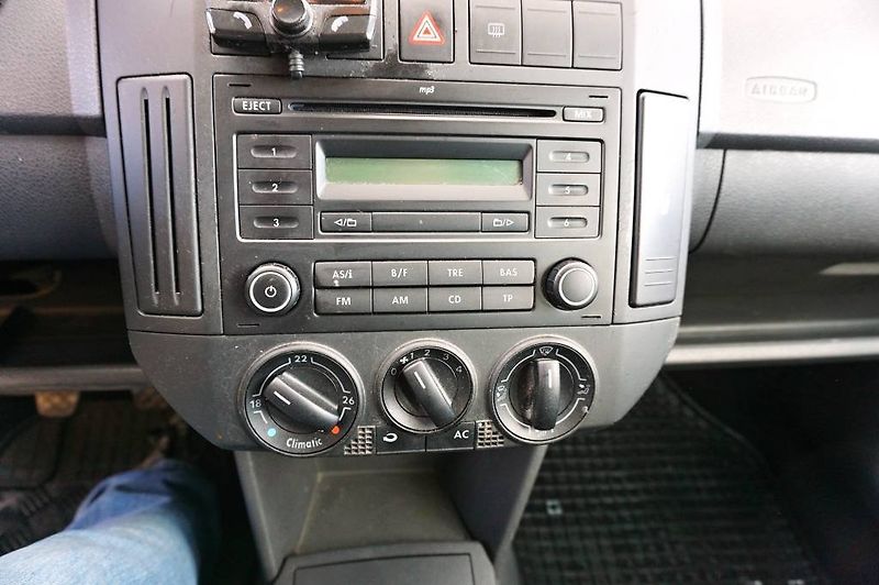 Volkswagen Polo (2008) COMFORT 1,2 HTP 44 kW - fotka 26 z 36