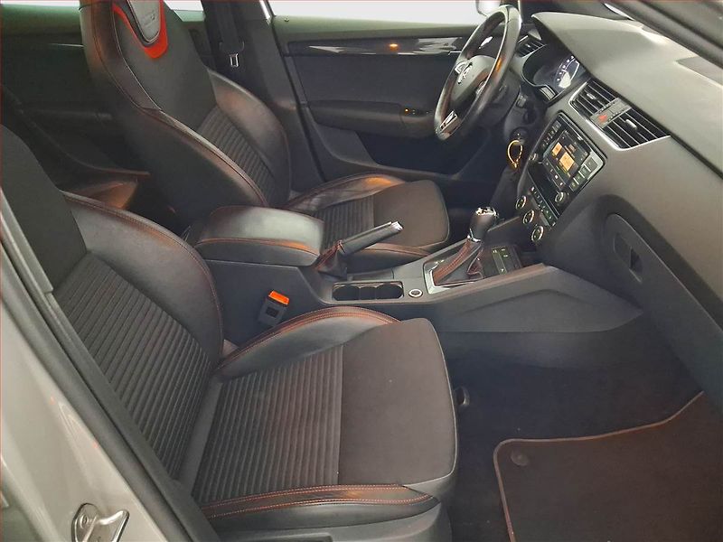 Škoda Octavia (2015) RS 2.0 TDI, Automat, Kůže - fotka 9 z 20