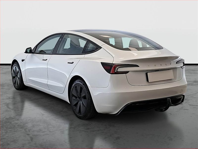 Tesla Model 3 (2023) Standard Range 60kWh, SoH 95% - fotka 4 z 31