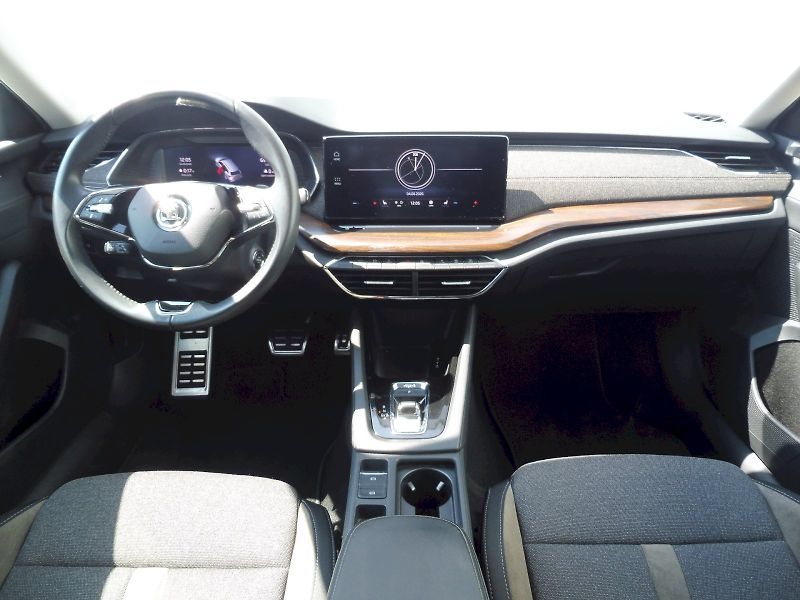 Škoda Octavia (2023) Combi Scout 2,0 TDI 147kW DSG - fotka 5 z 30